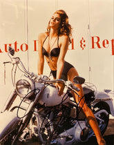 Cindy Crawford signed photo